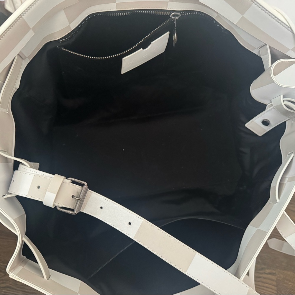 Off-White c/o x Brooklyn Museum
FOS 04 Square XL Tote - Picture 8 of 9
